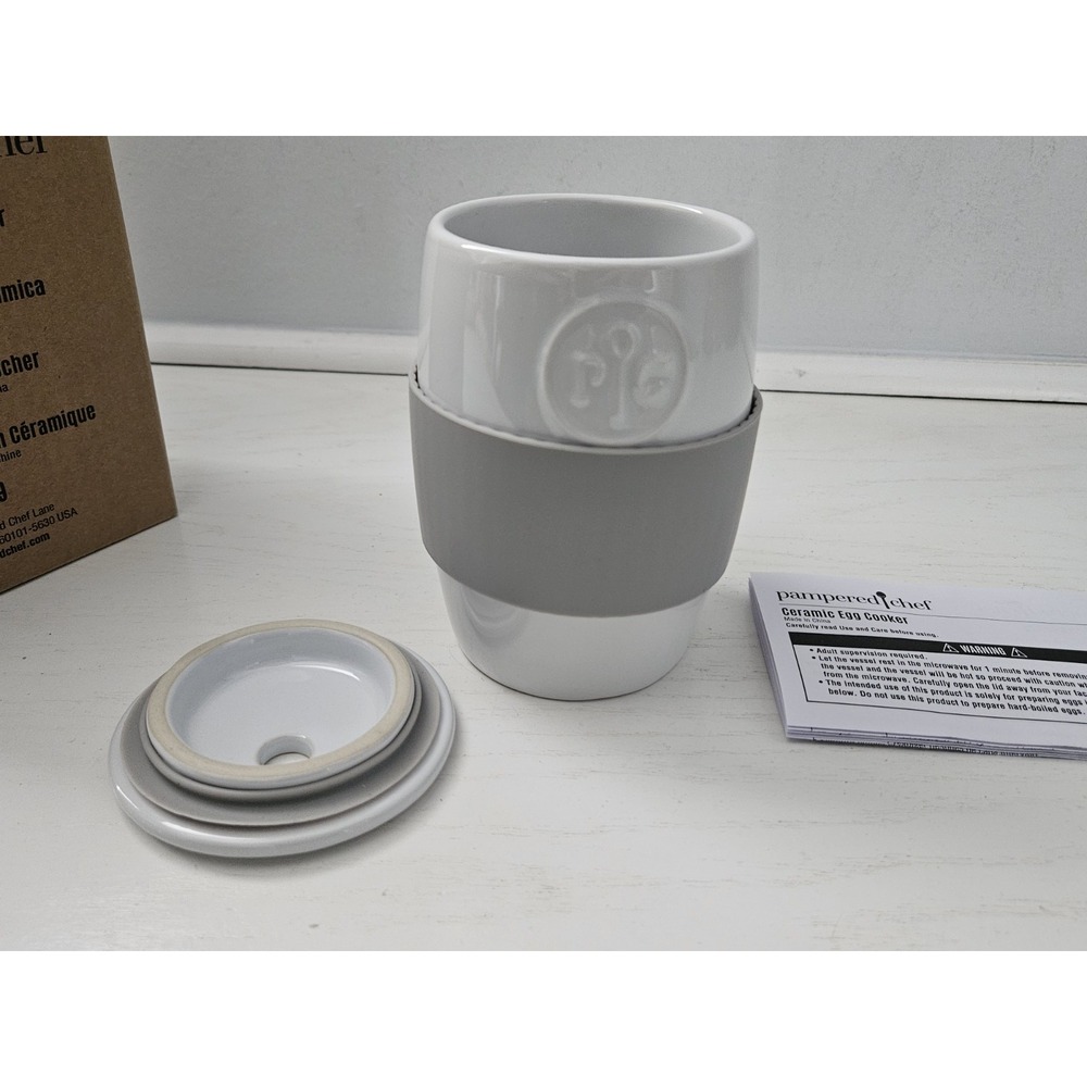Pampered Chef Ceramic Microwave Egg Cooker W/Lid Silicone Sleeve #1529 Open Box - Picture 6 of 6
